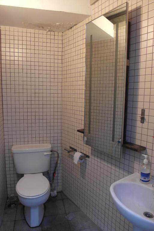 Number Eight Guesthouse Kuala Lumpur Oda fotoğraf